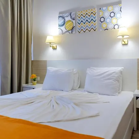 Отель Garden Nevis Солнечный берег