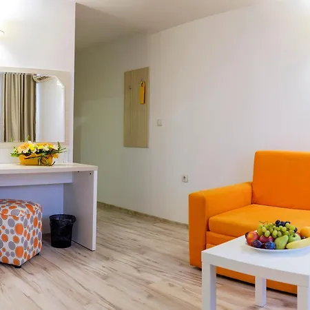 Hotel Garden Nevis Sluneční pobřeží
