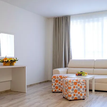 Garden Nevis Slantchev Briag