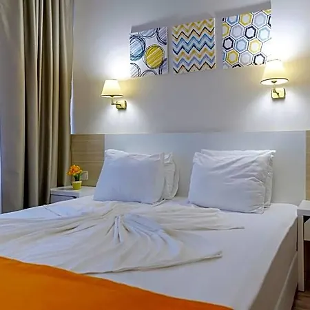 Hotel Garden Nevis Sluneční pobřeží