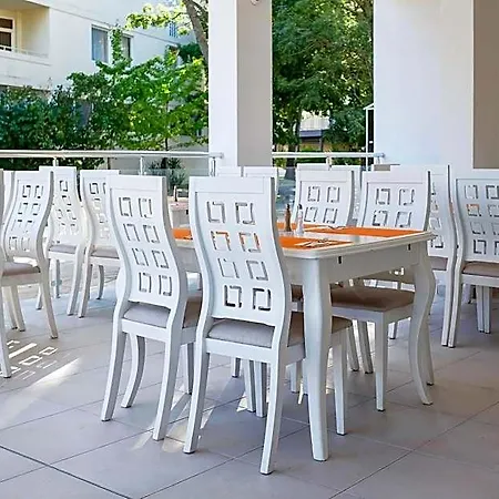 Garden Nevis